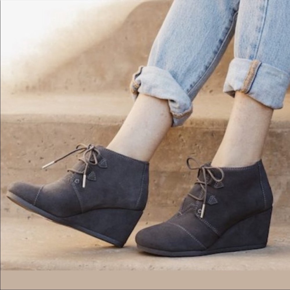Toms Kaia wedge black suede booties size 7.5